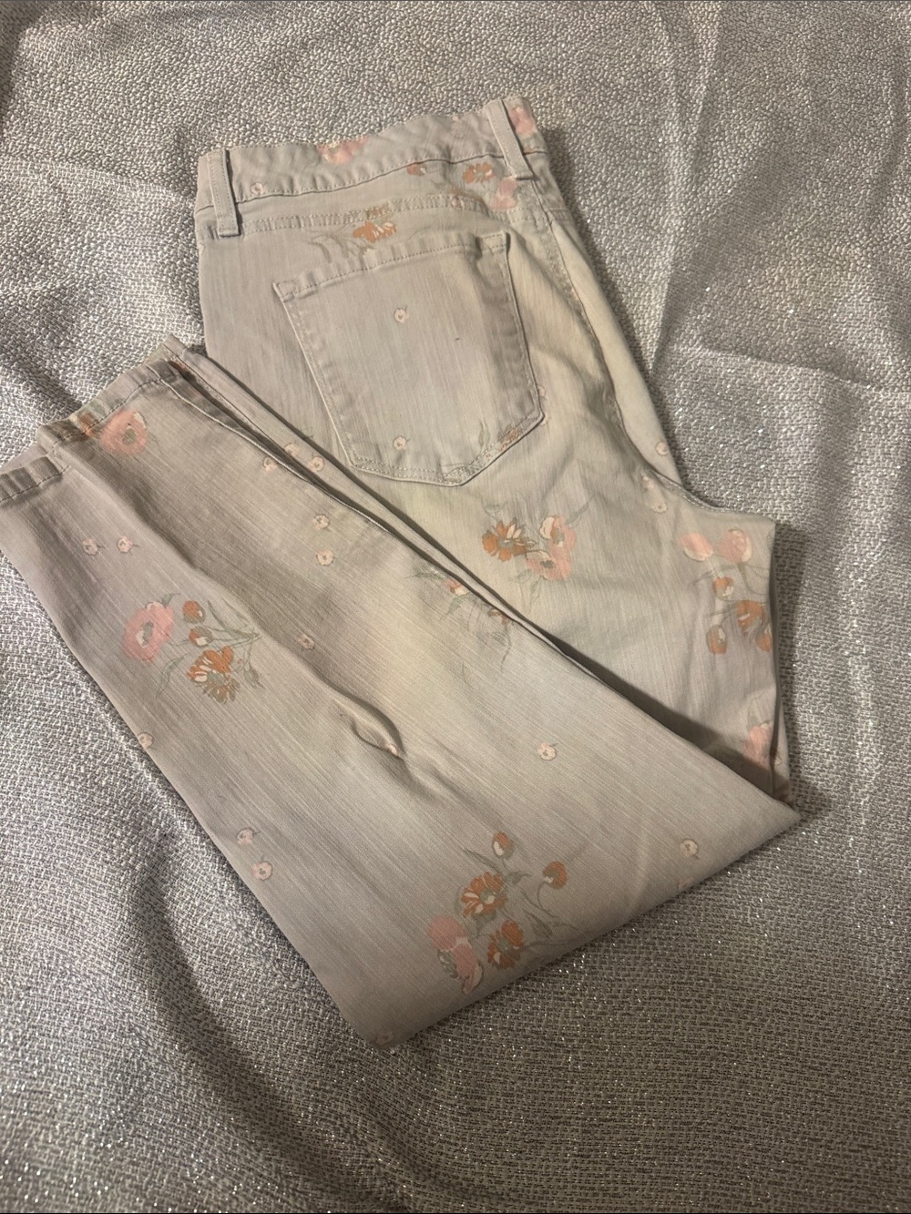 Cottage core bandolino floral jeans - Picture 4 of 4
